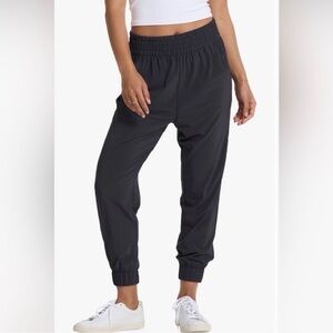 Vuori Women’s Villa Jogger Size XS Athleisure Lightweight Comfort Black